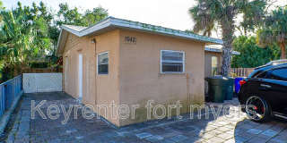 3042 Douglas Ave Gallery 11