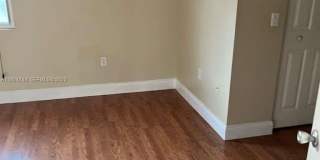 2891 NE 185th St Gallery 33