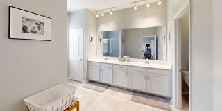 Charming 3BR Townhome in Championsgate Gallery 14