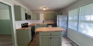 652 Monagan St ~ Murchison Gallery 11