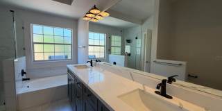 BEAUTIFULLY UPGRADED SINGLE FAMILY HOME - 3 BEDROOM, CORNER LOT WITH VAULTED CEILINGS BEAUTIFULLY UPGRADED SINGLE FAMILY HOME - 3 BEDROOM, CORNER LOT WITH VAULTED CEILINGS Gallery 18