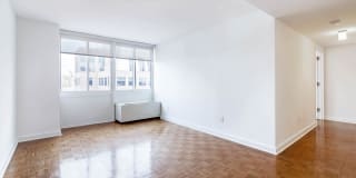 The Brooklyner Gallery 38