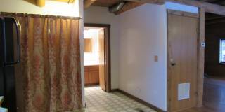 3 Bed, 2 Bath, 2 Car Garage LOG HOME for RENT! Gallery 8