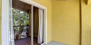 Beautiful 2BR Condo in Desirable Courtney Palms Gallery 21