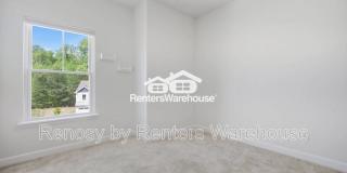 1005 Opal Street Gallery 23