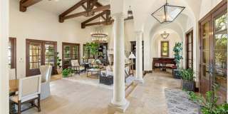 16 Shore Walk Gallery 11