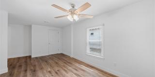 1720 Bagby Avenue Gallery 19