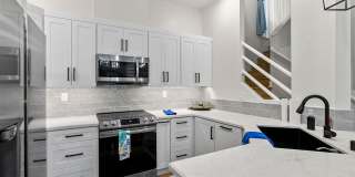 Palm Court Furnished Delight! Gallery 9