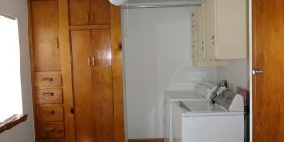 Charming Cottage on A. Avenue - MOVE IN SPECIAL $200 OFF 1st Months Rent: Gallery 36