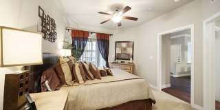 River Pointe Gallery 13