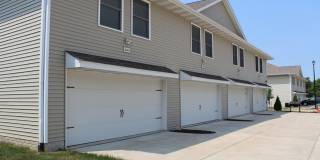 Gorgeous 3 Bedroom Townhome Gallery 4