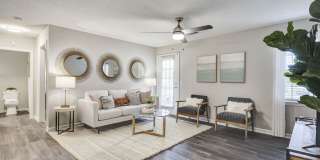 The Laurel Apartments Gallery 17