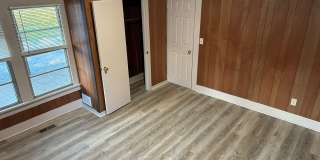 Available Now! Spacious 2 Bedroom, 1 Bathroom with Bonus Room & Huge Backyard Gallery 7