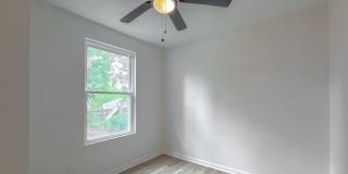 RENOVATED 4/2 in Walkable Location, Stainless Steel Appliances, & Garage/Workshop! Available NOW for $1850/month! Gallery 25