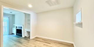 2 Bedroom Townhome in NW Greensboro near parks and Greenway Gallery 10