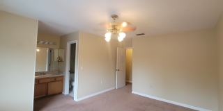 2/2.5 Townhome Mile Run Gallery 18