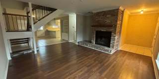 SPACIOUS COZY TOWNHOME IN GATED COMMUNITY Gallery 7