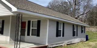 Updated 2 bed 1 bath home - 10 Minutes to Downtown! Gallery 3