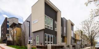 Modern 3 bed / 4 bath, 3 story townhome! Gallery 1