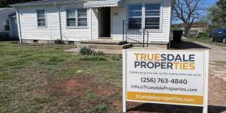 Spacious 4–5 Bedroom Home | Garage + Fenced Yard Gallery 2