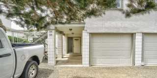 COLLEGE STUDENTS WELCOME! Rent this 2 bedroom, 2 bath condo near the airport. Gallery 17