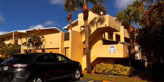 55+ Charming first-floor condo nestled in the serene Fairways 3 Condominiums Gallery 52