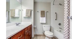 Twin Lake Towers Apartments Gallery 7