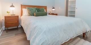 Lincoln Square Gallery 15