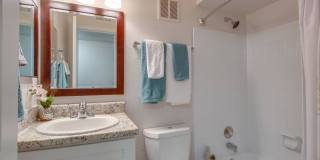Nob Hill Apartments Gallery 18