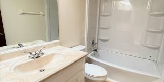 AVAILABLE NOW:  Beatiful 2BR/2.5BA Orange Park / Wells Ridge Townhome Gallery 15
