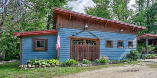 252 Ash Street Gallery 1