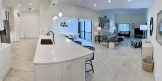 1640 Twelve Oaks Way Gallery 1