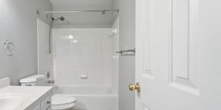 7035 KINGS MANOR Drive Gallery 30
