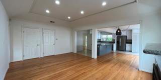 MOVE-IN READY! House w/full guest unit; near to Ventura Blvd! Gallery 5