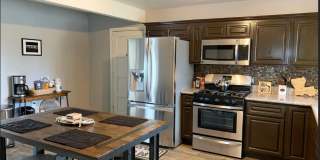 Fully Furnished Comfort Near New Orleans Universities Gallery 1