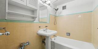 Bright Updated 2-Bed Condo with Vintage Charm Near Wash Park & Cherry Creek Gallery 16