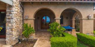 Gorgeous 5 Bedroom Home with sweeping views and pool Gallery 6