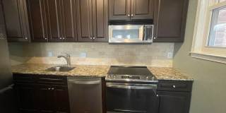 Dupont Circle 2-level Condo at The Cygnet. 1 Bed/1 Full Bath, Fireplace and Modern Kitchen Gallery 13