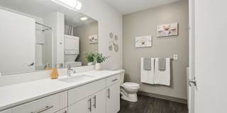 Leva on Market Gallery 16