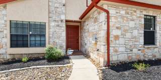 Charming 3-Bedroom Home with Stone Fireplace & Mature Trees Gallery 3