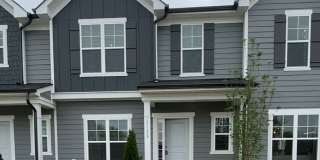 Well Maintained 3BR/2.5BA Townhouse in Pringle Townes; Available July 10 Gallery 1