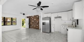 325 NW Rebecca Avenue Gallery 6