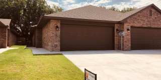 3 bed 2 bath with 2 car garage duplex for rent in Edmond near Broadway and 2nd Street! Gallery 1