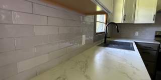 Updated 3 Bedroom House on the Eastside Gallery 14