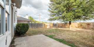 Charming East Austin 2-Story | 3BR | Spacious Yard & Modern Kitchen Gallery 21