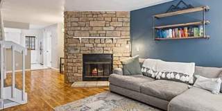 Charming 2BR Tpwnhome in Aurora Gallery 4