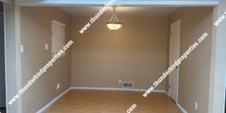 Available NOW!! Located in the NE heights. Gallery 12