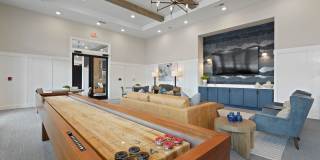 HōM at River Hills Gallery 8