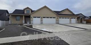 8119 N Austin Gallery 1