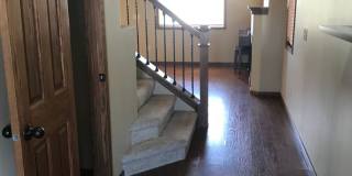 Beautiful West Side 3 Bed/2.5 Bath Townhome! Gallery 7